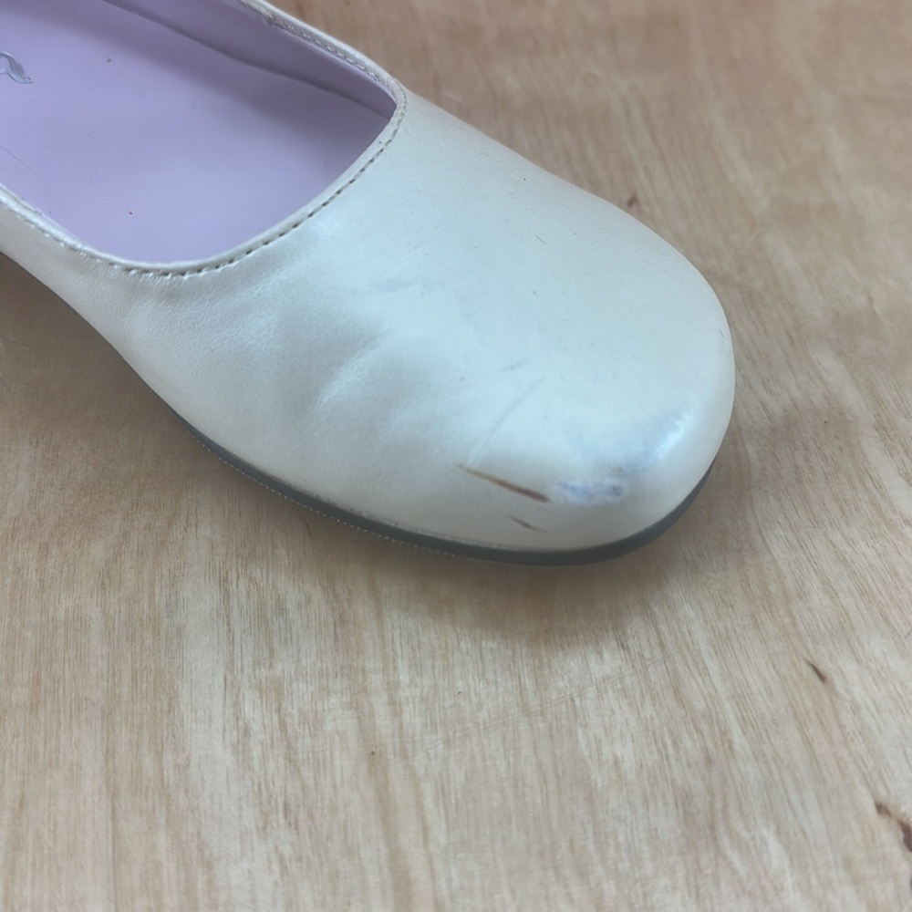 Girls preloved Nina Pageant shoes off white shimmer tint size 13.5